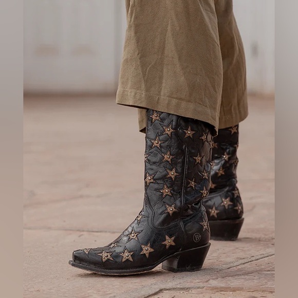 Black Star Shoes - Black Star Marfa Star Inlay Studded Leather Boots